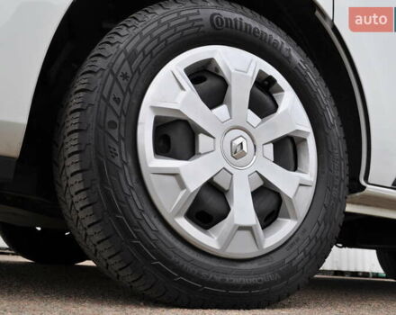 Белый Рено Трафик, объемом двигателя 2 л и пробегом 160 тыс. км за 32500 $, фото 27 на Automoto.ua