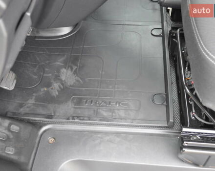 Белый Рено Трафик, объемом двигателя 2 л и пробегом 160 тыс. км за 32500 $, фото 63 на Automoto.ua