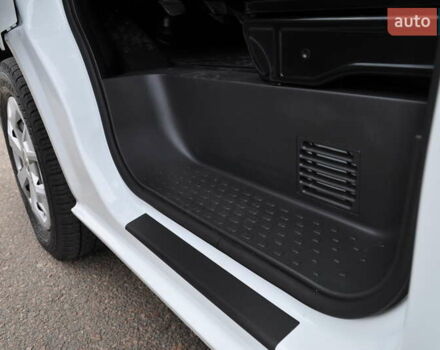 Белый Рено Трафик, объемом двигателя 2 л и пробегом 160 тыс. км за 32500 $, фото 54 на Automoto.ua