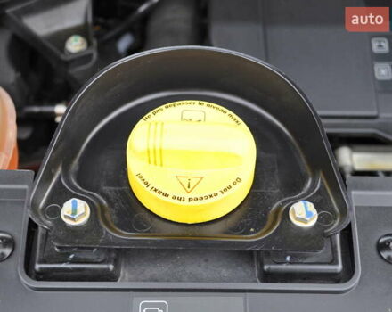 Белый Рено Трафик, объемом двигателя 2 л и пробегом 160 тыс. км за 32500 $, фото 123 на Automoto.ua