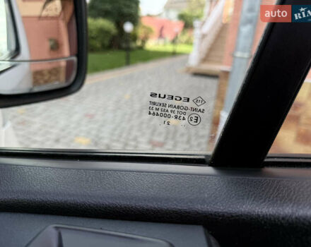 Білий Рено Трафік, об'ємом двигуна 2 л та пробігом 114 тис. км за 17900 $, фото 51 на Automoto.ua