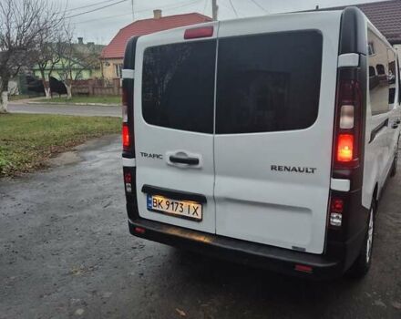 Белый Рено Трафик, объемом двигателя 2 л и пробегом 107 тыс. км за 22700 $, фото 3 на Automoto.ua