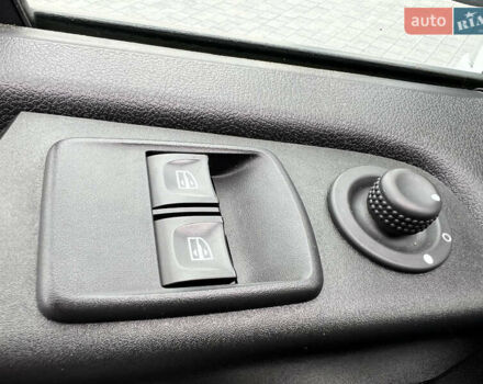 Белый Рено Трафик, объемом двигателя 2 л и пробегом 182 тыс. км за 17600 $, фото 30 на Automoto.ua