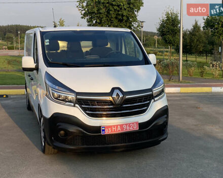 Белый Рено Трафик, объемом двигателя 2 л и пробегом 218 тыс. км за 17450 $, фото 2 на Automoto.ua