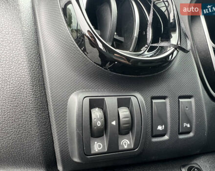 Белый Рено Трафик, объемом двигателя 2 л и пробегом 182 тыс. км за 17600 $, фото 27 на Automoto.ua