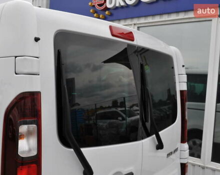 Белый Рено Трафик, объемом двигателя 2 л и пробегом 160 тыс. км за 32500 $, фото 31 на Automoto.ua