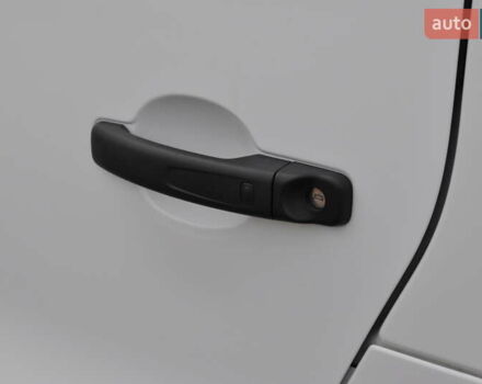 Белый Рено Трафик, объемом двигателя 2 л и пробегом 160 тыс. км за 32500 $, фото 26 на Automoto.ua