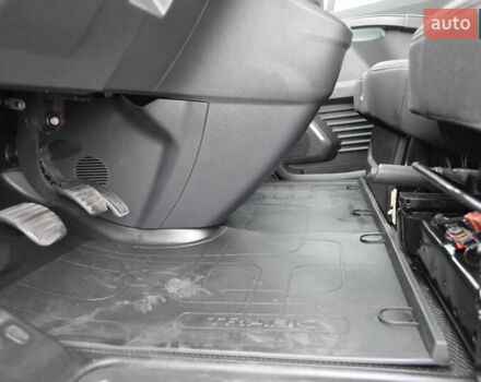 Белый Рено Трафик, объемом двигателя 2 л и пробегом 160 тыс. км за 32500 $, фото 79 на Automoto.ua