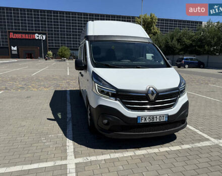 Белый Рено Трафик, объемом двигателя 2 л и пробегом 135 тыс. км за 14999 $, фото 2 на Automoto.ua