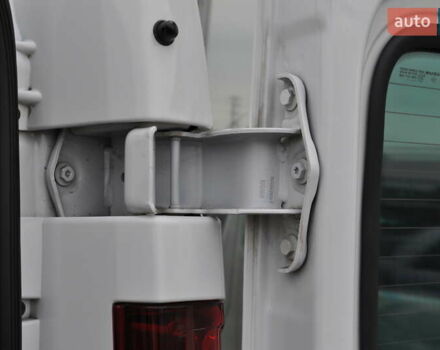 Белый Рено Трафик, объемом двигателя 2 л и пробегом 160 тыс. км за 32500 $, фото 44 на Automoto.ua