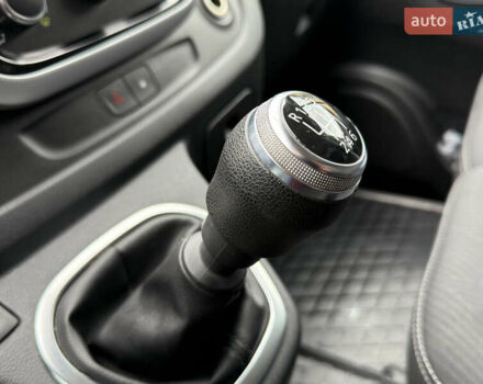 Рено Трафік 2021 у Хмельницькому на Automoto.ua Білий Рено Трафік, об'ємом двигуна 2 л та пробігом 126 тис. км за 25700 $, фото 19 на Automoto.ua