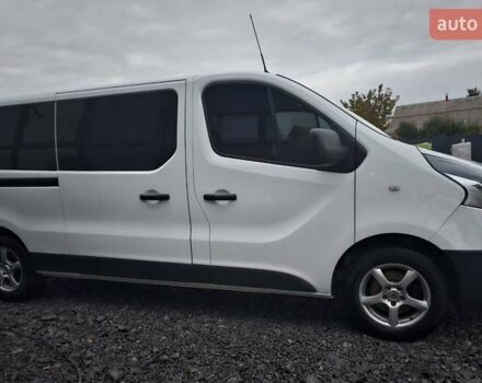 Белый Рено Трафик, объемом двигателя 2 л и пробегом 247 тыс. км за 24999 $, фото 2 на Automoto.ua