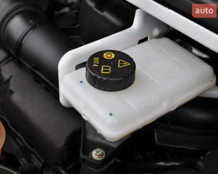 Белый Рено Трафик, объемом двигателя 2 л и пробегом 160 тыс. км за 32500 $, фото 130 на Automoto.ua