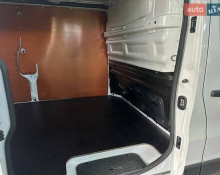 Белый Рено Трафик, объемом двигателя 2 л и пробегом 14 тыс. км за 21500 $, фото 6 на Automoto.ua