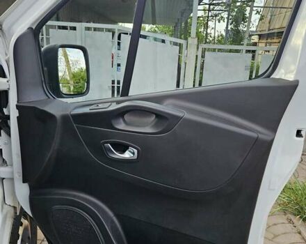 Белый Рено Трафик, объемом двигателя 2 л и пробегом 260 тыс. км за 16700 $, фото 16 на Automoto.ua