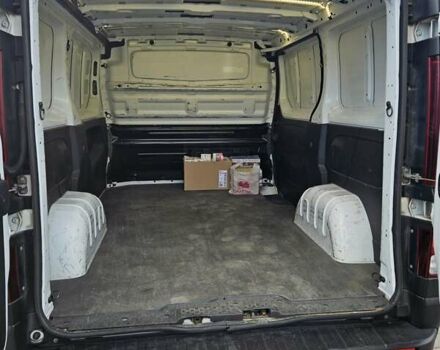 Белый Рено Трафик, объемом двигателя 2 л и пробегом 260 тыс. км за 16700 $, фото 19 на Automoto.ua