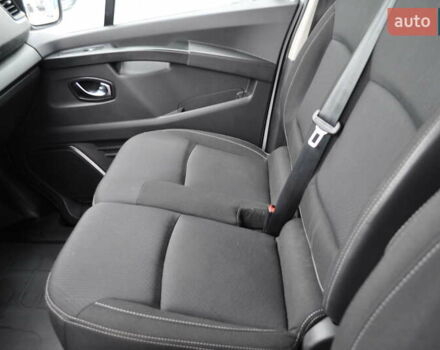 Белый Рено Трафик, объемом двигателя 2 л и пробегом 160 тыс. км за 32500 $, фото 69 на Automoto.ua