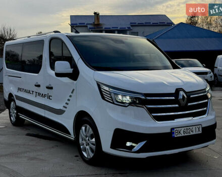 Белый Рено Трафик, объемом двигателя 2 л и пробегом 79 тыс. км за 27999 $, фото 1 на Automoto.ua