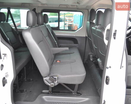 Белый Рено Трафик, объемом двигателя 2 л и пробегом 160 тыс. км за 32500 $, фото 108 на Automoto.ua