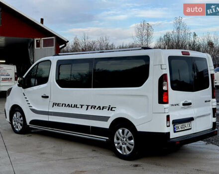 Белый Рено Трафик, объемом двигателя 2 л и пробегом 79 тыс. км за 27999 $, фото 4 на Automoto.ua