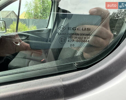 Белый Рено Трафик, объемом двигателя 2 л и пробегом 182 тыс. км за 17600 $, фото 26 на Automoto.ua