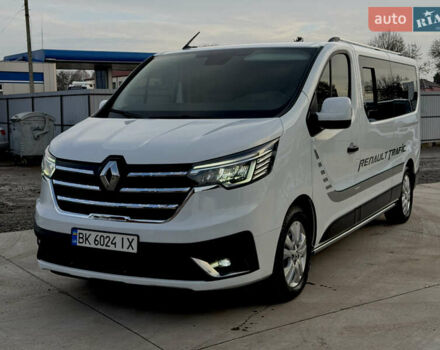 Белый Рено Трафик, объемом двигателя 2 л и пробегом 79 тыс. км за 27999 $, фото 3 на Automoto.ua