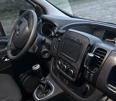 Белый Рено Трафик, объемом двигателя 2 л и пробегом 130 тыс. км за 20500 $, фото 18 на Automoto.ua