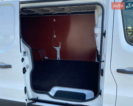 Белый Рено Трафик, объемом двигателя 2 л и пробегом 240 тыс. км за 20500 $, фото 16 на Automoto.ua