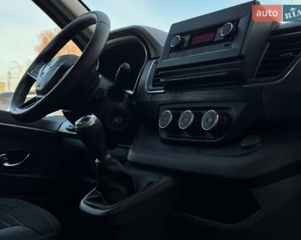 Білий Рено Трафік, об'ємом двигуна 2 л та пробігом 28 тис. км за 29399 $, фото 72 на Automoto.ua