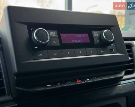 Білий Рено Трафік, об'ємом двигуна 2 л та пробігом 28 тис. км за 29399 $, фото 49 на Automoto.ua