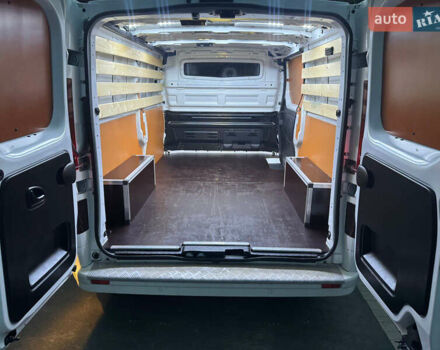 Белый Рено Трафик, объемом двигателя 2 л и пробегом 44 тыс. км за 30750 $, фото 13 на Automoto.ua