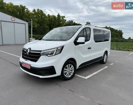 Белый Рено Трафик, объемом двигателя 2 л и пробегом 165 тыс. км за 34600 $, фото 2 на Automoto.ua