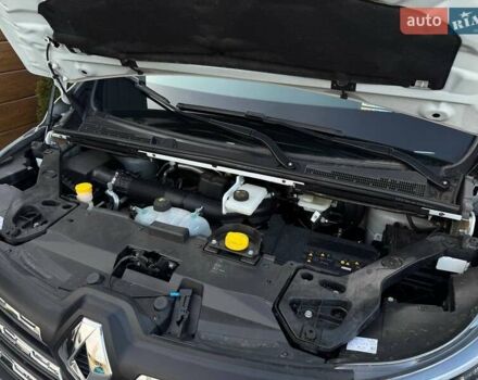 Білий Рено Трафік, об'ємом двигуна 2 л та пробігом 28 тис. км за 29399 $, фото 77 на Automoto.ua