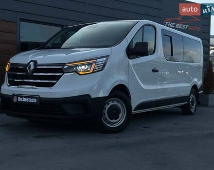 Білий Рено Трафік, об'ємом двигуна 2 л та пробігом 28 тис. км за 29399 $, фото 2 на Automoto.ua
