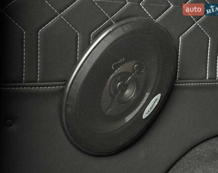 Білий Рено Трафік, об'ємом двигуна 2 л та пробігом 28 тис. км за 29399 $, фото 25 на Automoto.ua