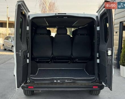 Білий Рено Трафік, об'ємом двигуна 2 л та пробігом 28 тис. км за 29399 $, фото 20 на Automoto.ua