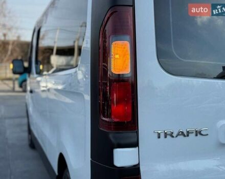 Білий Рено Трафік, об'ємом двигуна 2 л та пробігом 28 тис. км за 29399 $, фото 17 на Automoto.ua