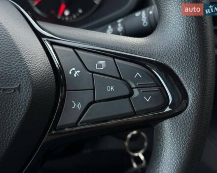 Білий Рено Трафік, об'ємом двигуна 2 л та пробігом 28 тис. км за 29399 $, фото 43 на Automoto.ua