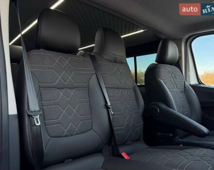 Білий Рено Трафік, об'ємом двигуна 2 л та пробігом 28 тис. км за 29399 $, фото 74 на Automoto.ua