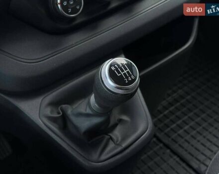 Білий Рено Трафік, об'ємом двигуна 2 л та пробігом 28 тис. км за 29399 $, фото 46 на Automoto.ua