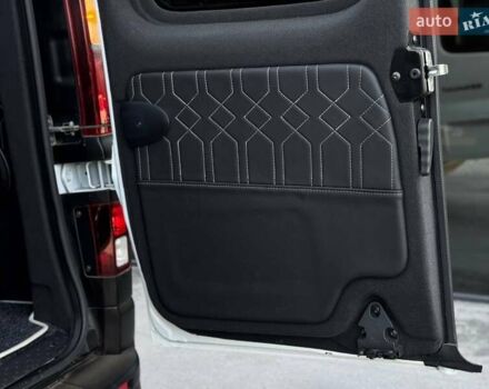 Білий Рено Трафік, об'ємом двигуна 2 л та пробігом 28 тис. км за 29399 $, фото 21 на Automoto.ua