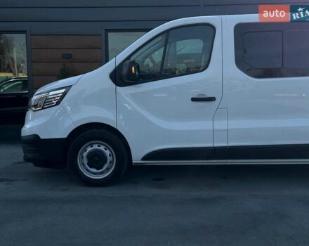 Білий Рено Трафік, об'ємом двигуна 2 л та пробігом 28 тис. км за 29399 $, фото 7 на Automoto.ua