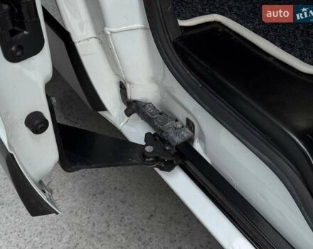 Білий Рено Трафік, об'ємом двигуна 2 л та пробігом 28 тис. км за 29399 $, фото 55 на Automoto.ua