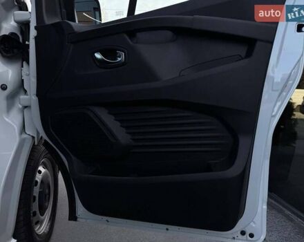 Білий Рено Трафік, об'ємом двигуна 2 л та пробігом 28 тис. км за 29399 $, фото 69 на Automoto.ua