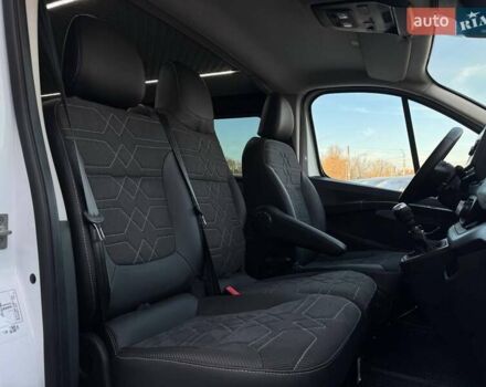 Білий Рено Трафік, об'ємом двигуна 2 л та пробігом 28 тис. км за 29399 $, фото 71 на Automoto.ua