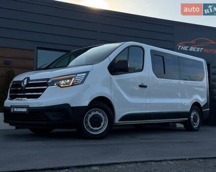 Білий Рено Трафік, об'ємом двигуна 2 л та пробігом 28 тис. км за 29399 $, фото 1 на Automoto.ua