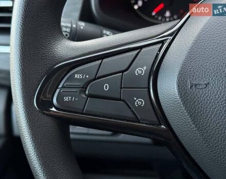 Білий Рено Трафік, об'ємом двигуна 2 л та пробігом 28 тис. км за 29399 $, фото 44 на Automoto.ua