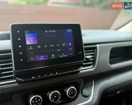 Белый Рено Трафик, объемом двигателя 2 л и пробегом 63 тыс. км за 32650 $, фото 99 на Automoto.ua