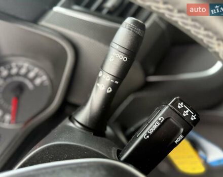 Белый Рено Трафик, объемом двигателя 2 л и пробегом 63 тыс. км за 32650 $, фото 91 на Automoto.ua