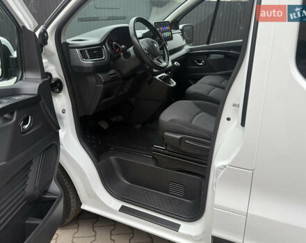 Білий Рено Трафік, об'ємом двигуна 2 л та пробігом 181 тис. км за 26850 $, фото 16 на Automoto.ua